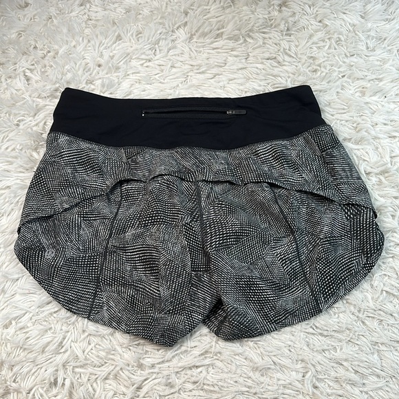 Lululemon Speed Up Short Long *4" Updated Fit Velocity Mesh Island Mist Black / - Picture 4 of 6